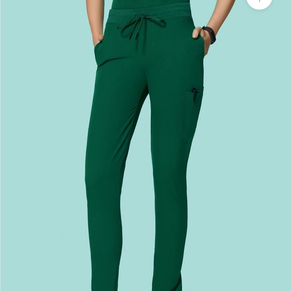 Mandala hunter green straight leg scrub pants!